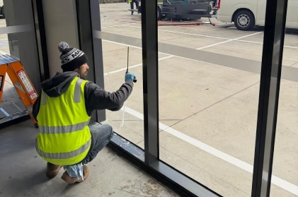Detailed Glass Cleaning